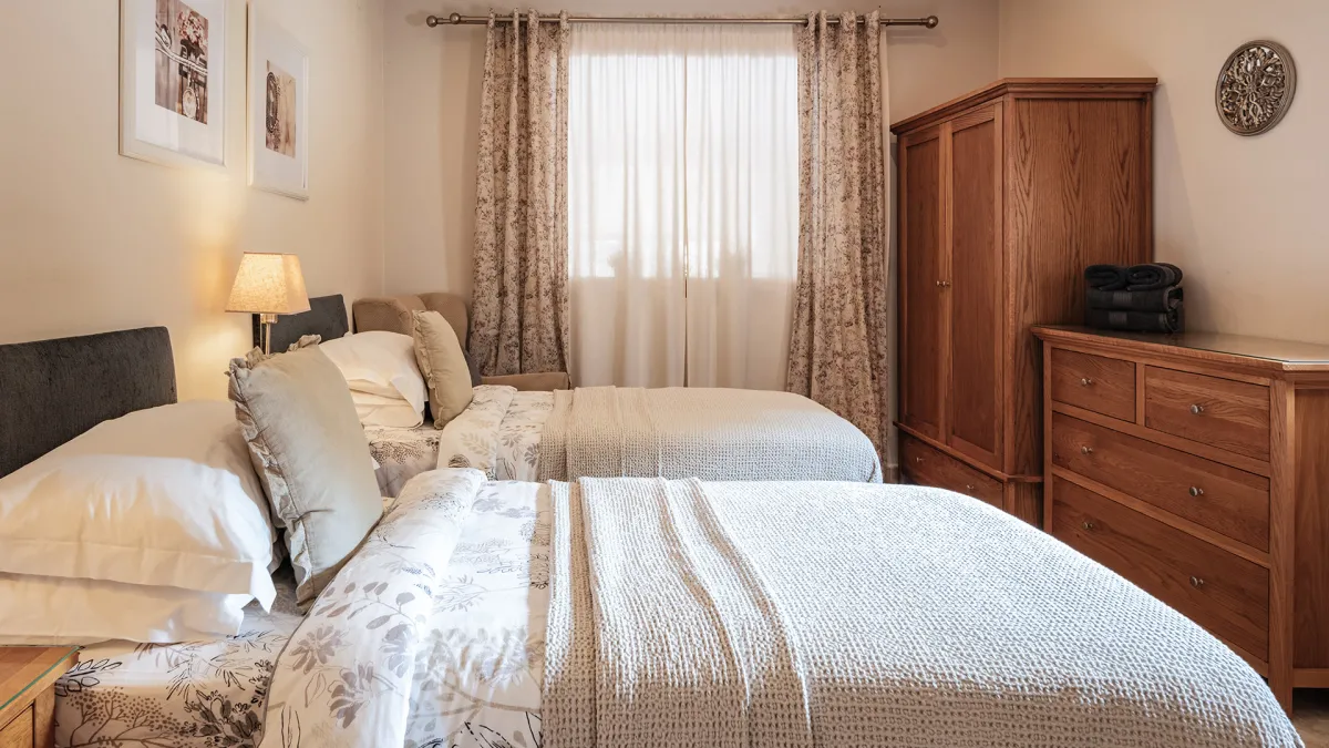BEDROOM 1