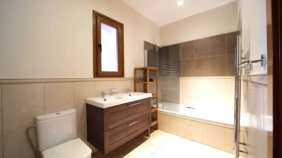 Bathroom1
