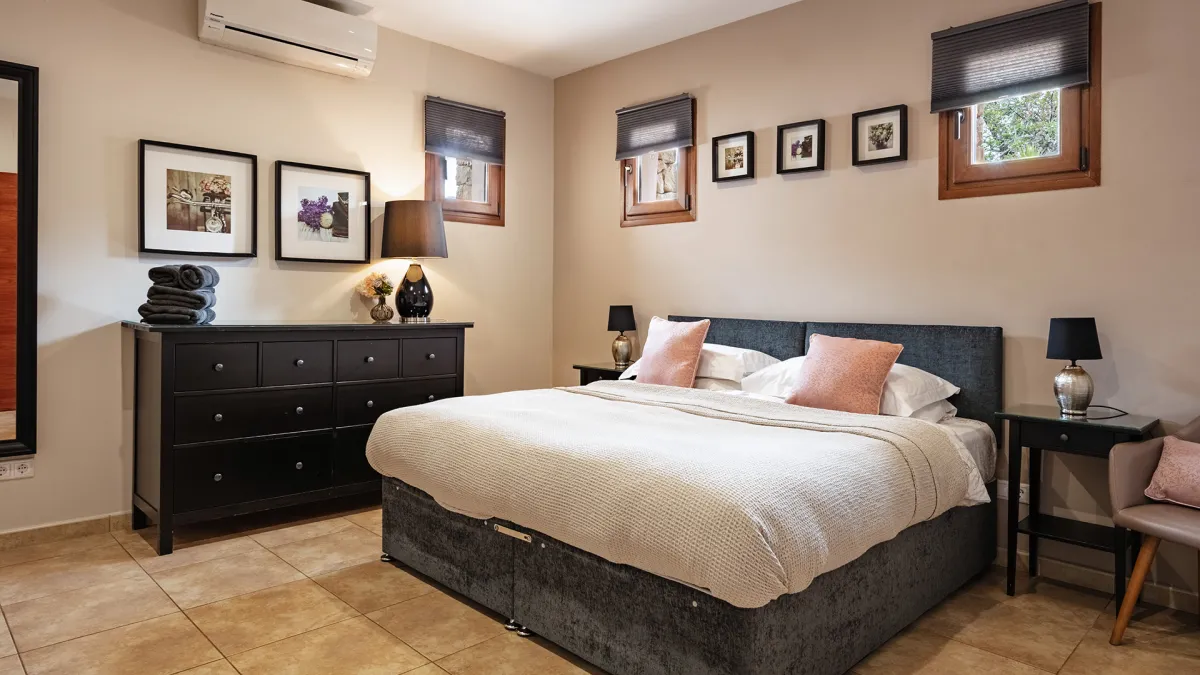 BEDROOM 4